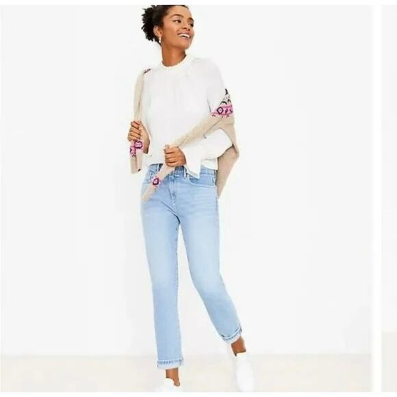 LOFT The Girlfriend Jeans Light Wash Mid-Rise Curvy Fit 26 NWT - Picture 1 of 6